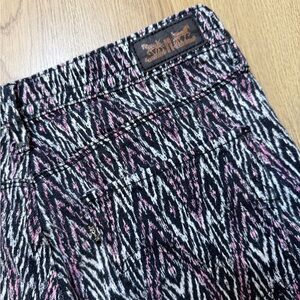 Levi's Women’s Midrise Black White and Pink Patterned Jeans